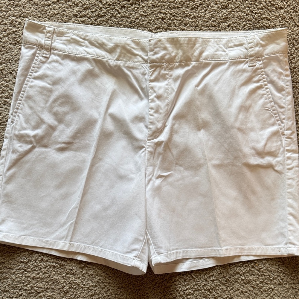 G.H. Bass & Co. Women's Classic White Bermudas